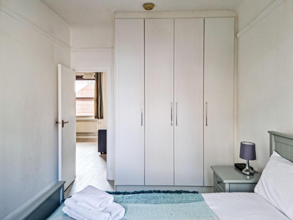 Pass The Keys Wimbledon Hideaway Appartement Londen Buitenkant foto