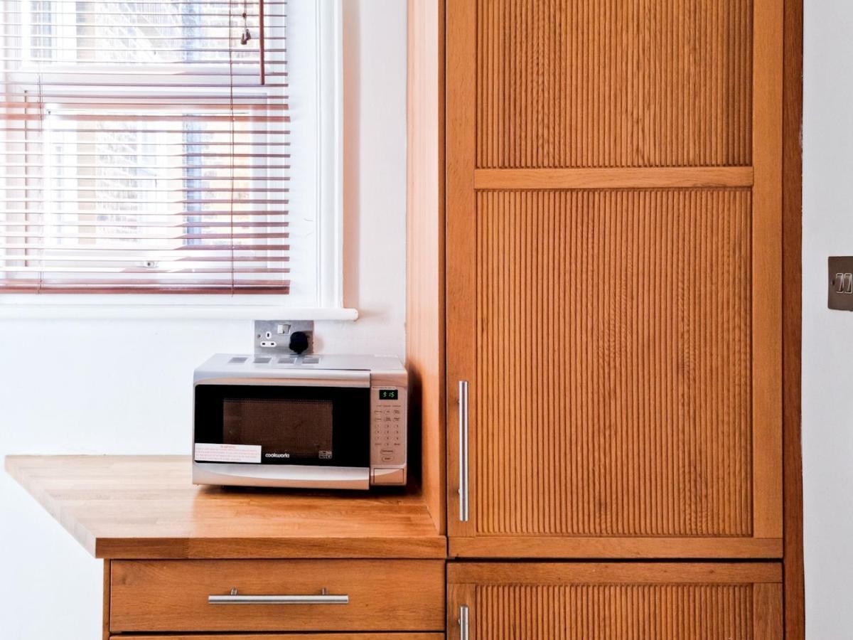 Pass The Keys Wimbledon Hideaway Appartement Londen Buitenkant foto