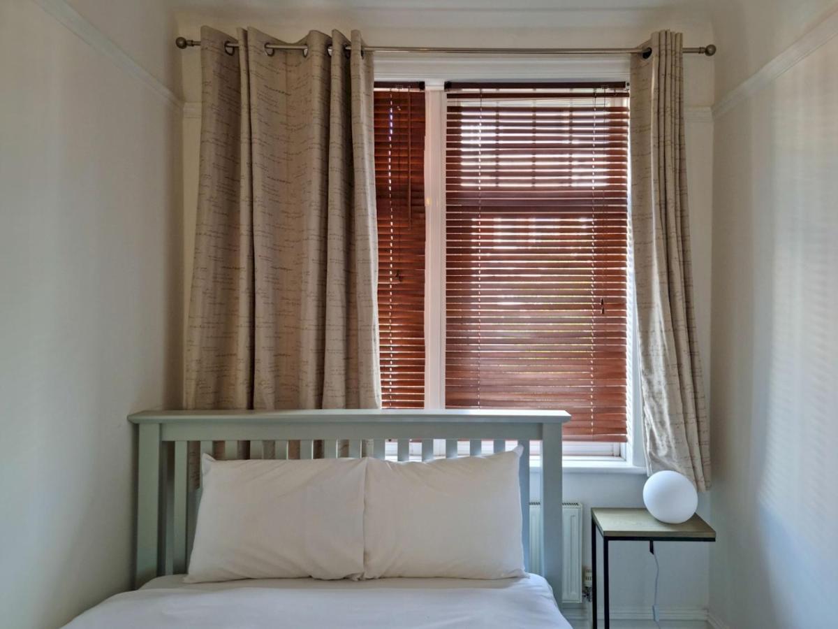 Pass The Keys Wimbledon Hideaway Appartement Londen Buitenkant foto