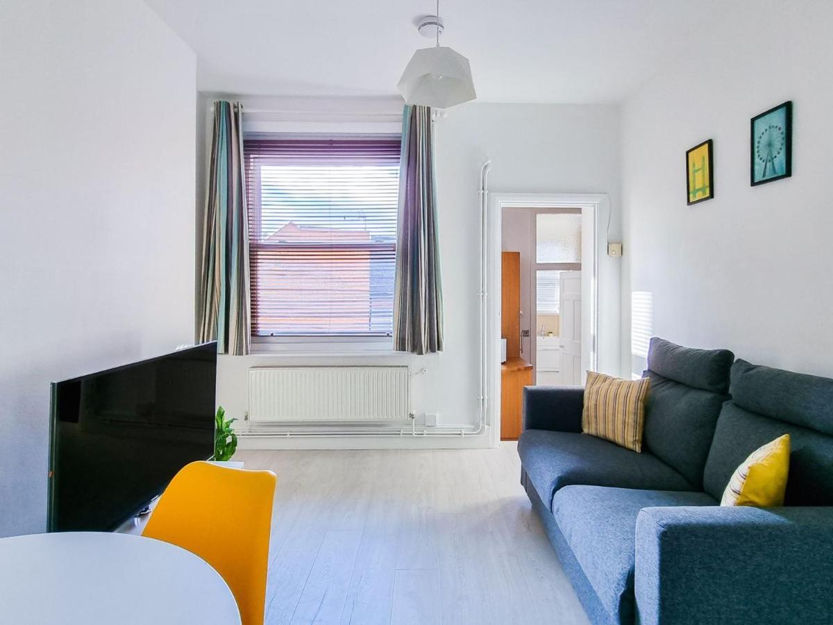 Pass The Keys Wimbledon Hideaway Appartement Londen Buitenkant foto